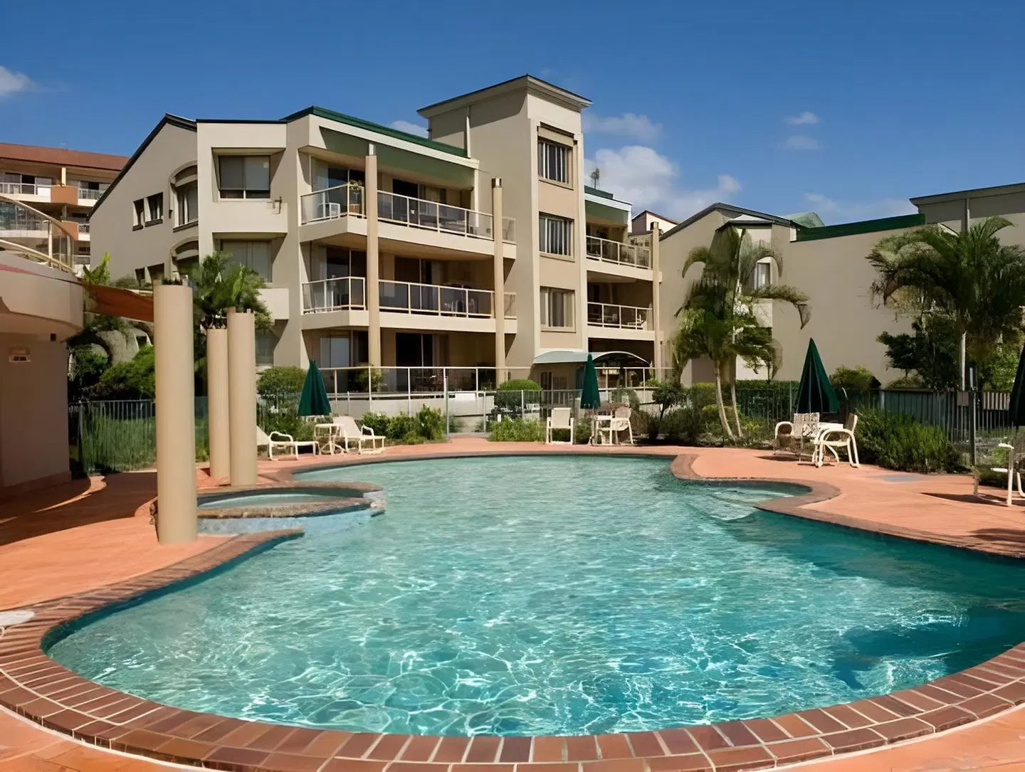Little Cove Currumbin OUTDOOR_POOL