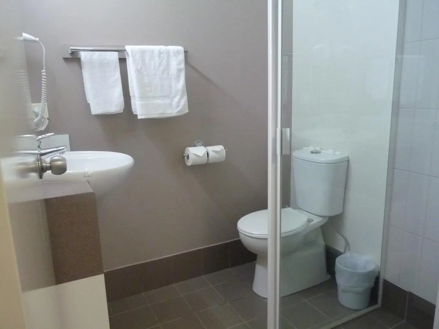 Gordon Motor Inn Badezimmer