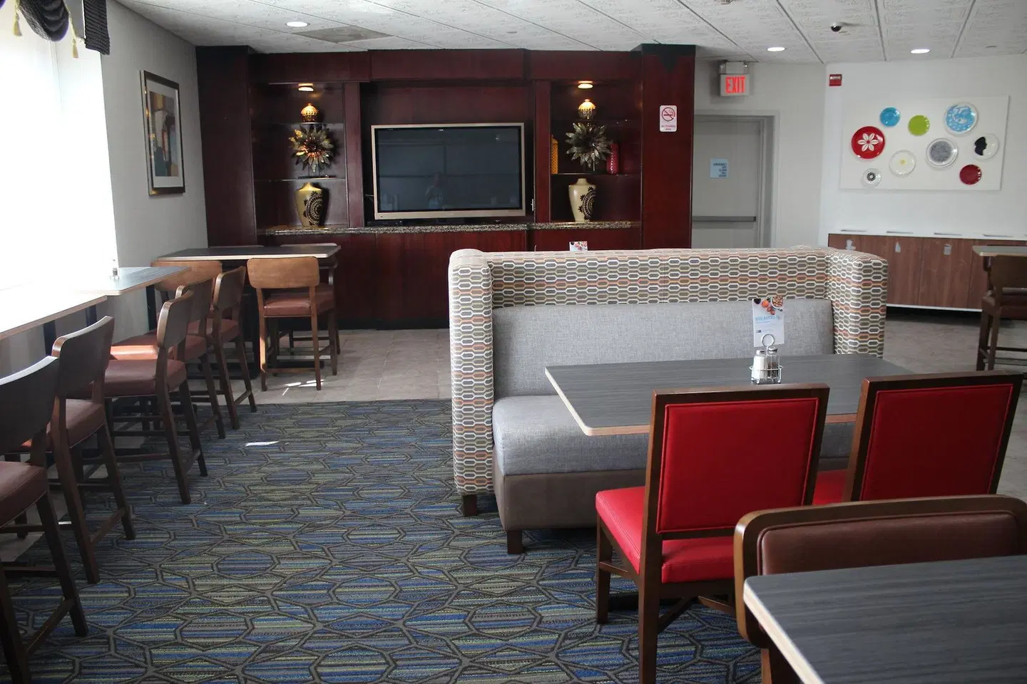 Comfort Inn Paramus Bar