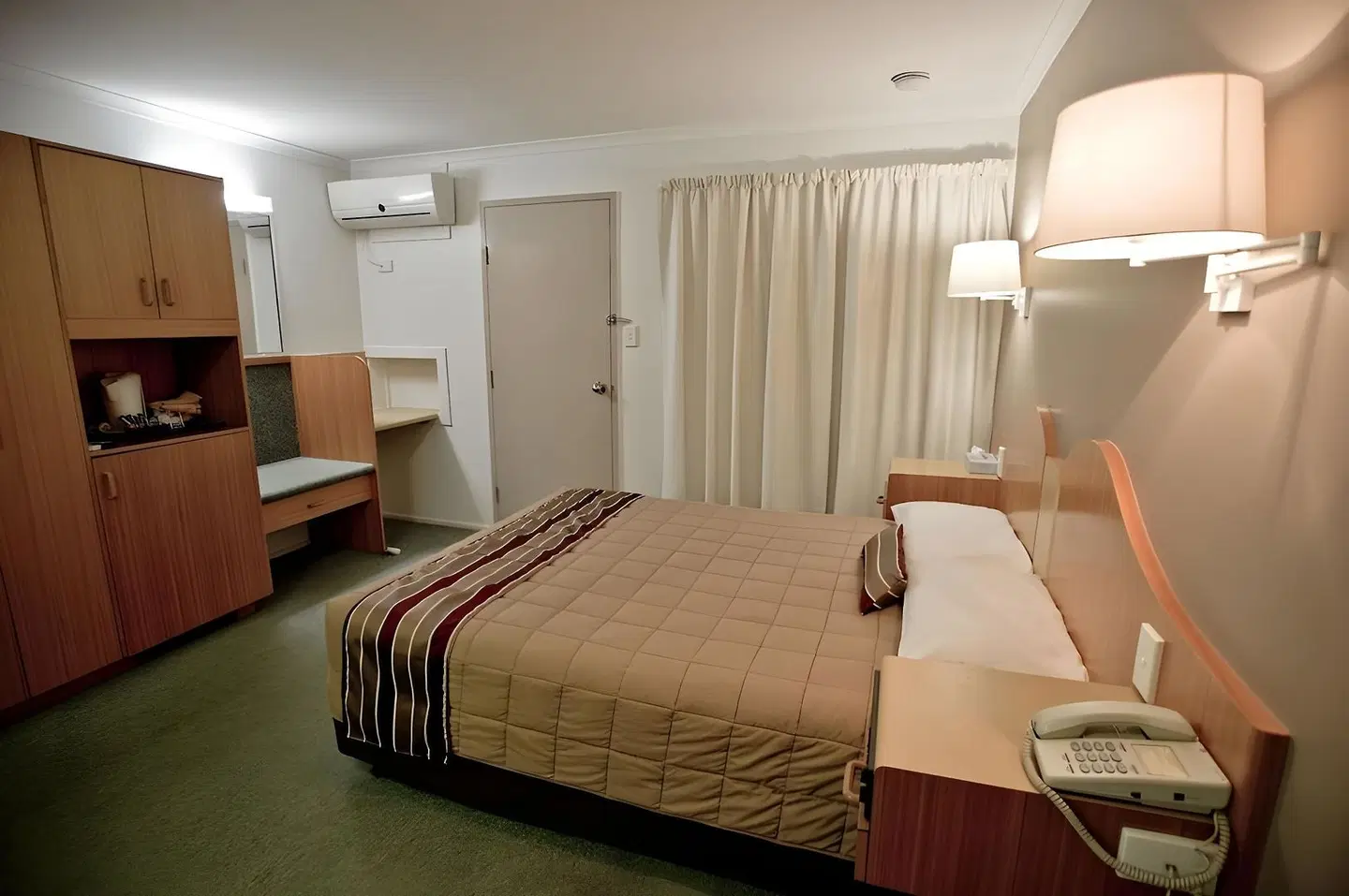 Centrepoint Motor Inn ROOM_EXAMPLE