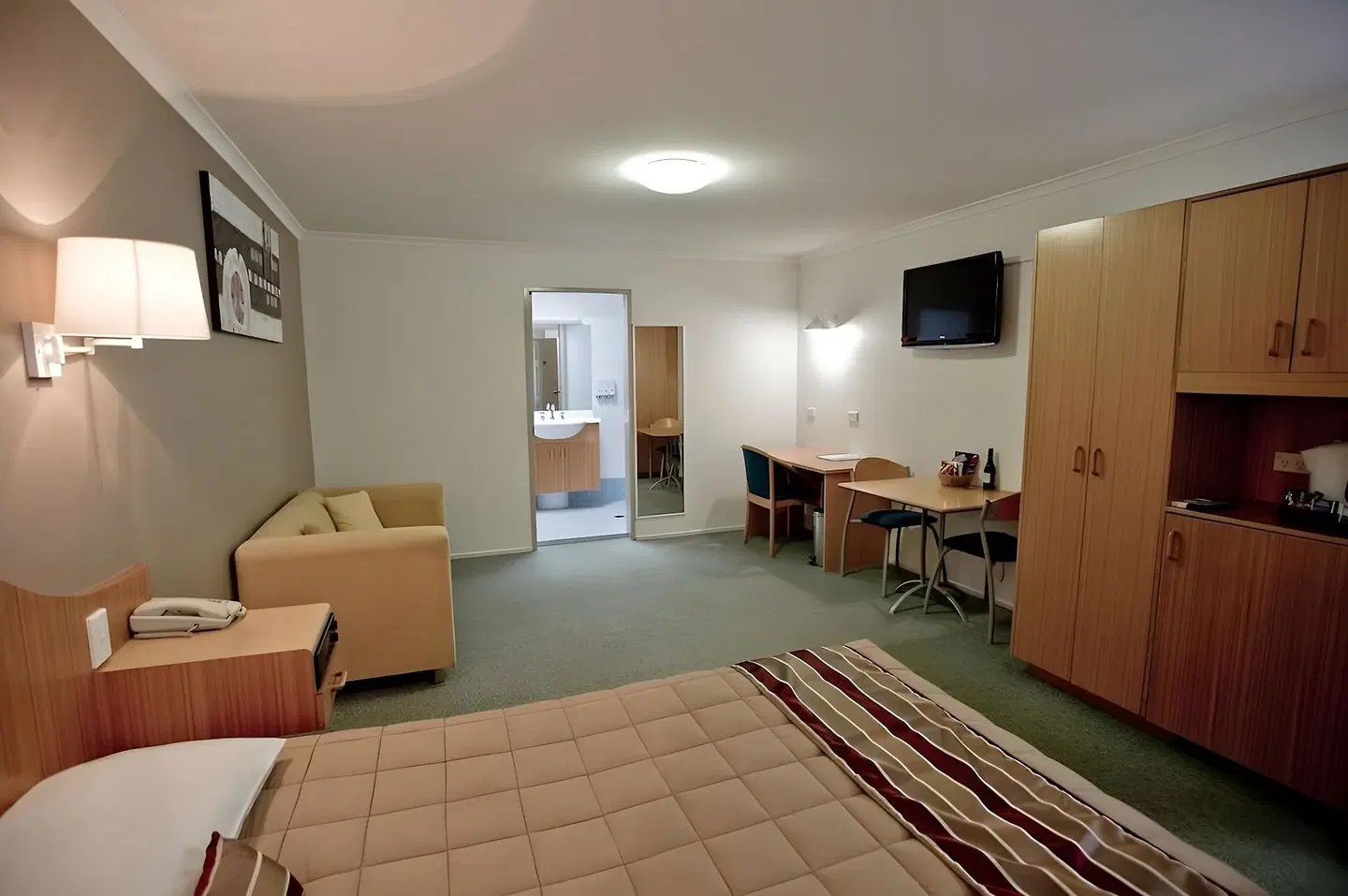 Centrepoint Motor Inn ROOM_EXAMPLE