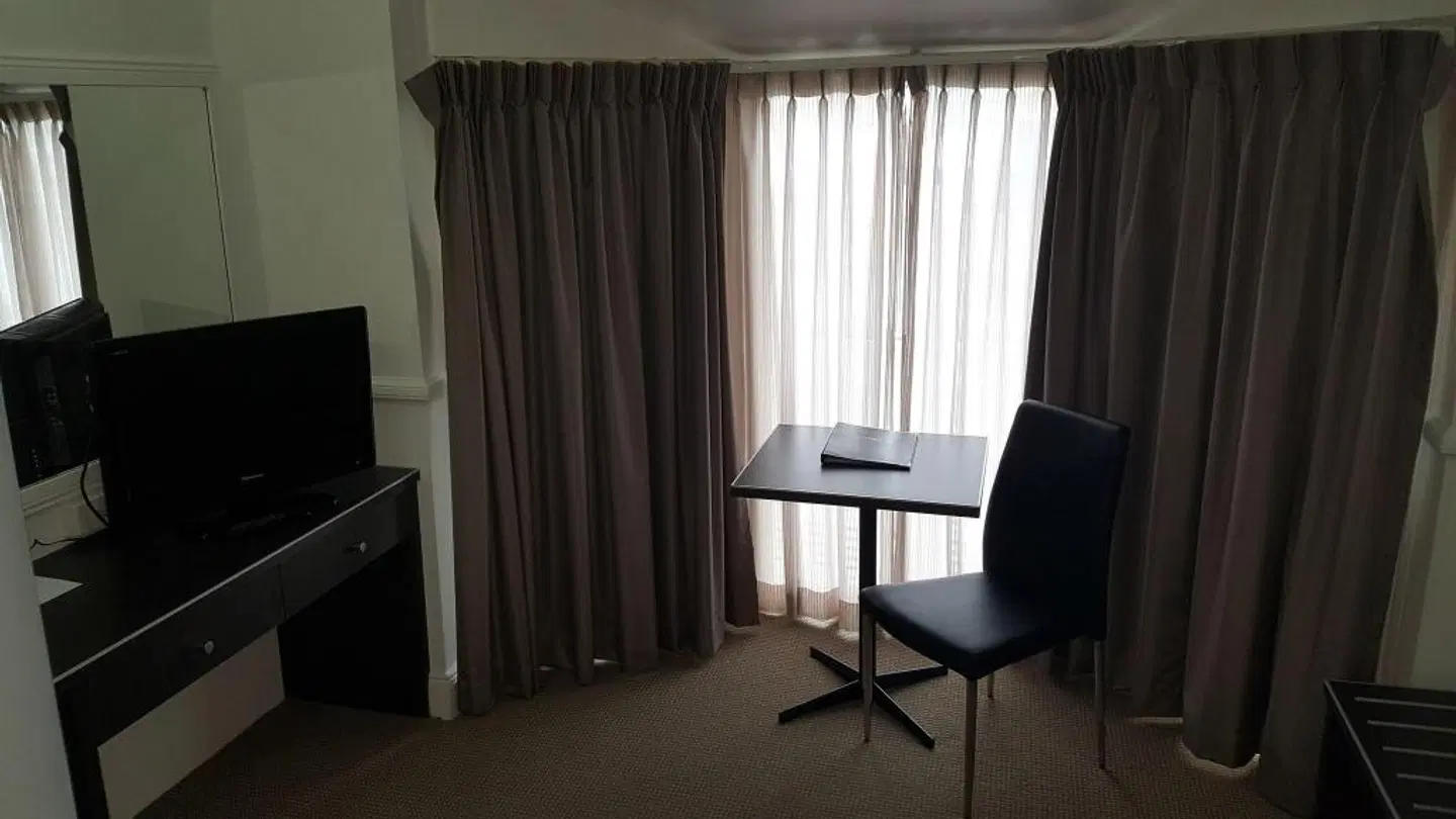 Comfort Inn & Suites Northgate Airport ROOM_EXAMPLE