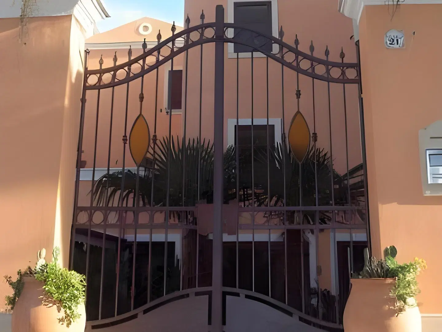 Sikania Suite EXTERIOR