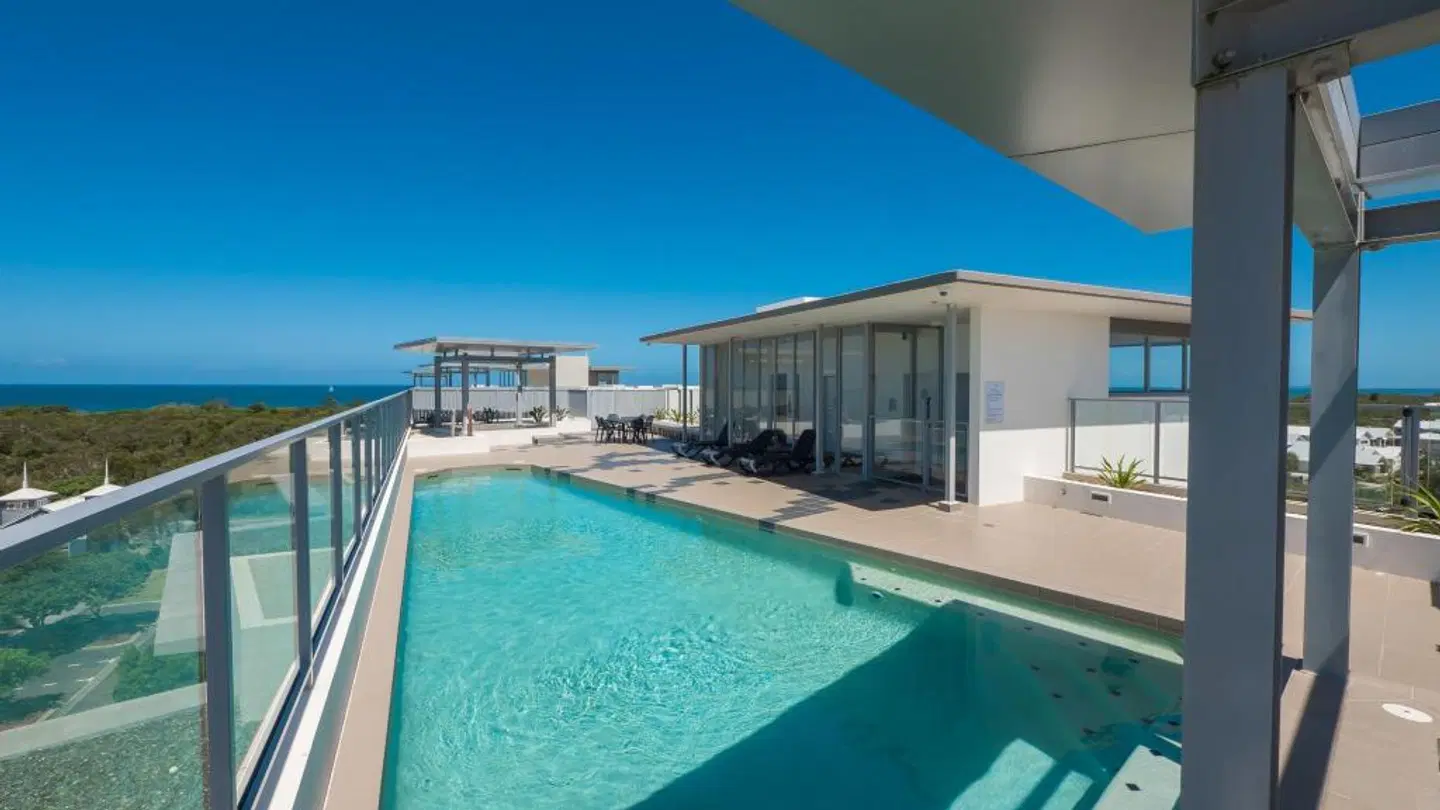 White Shells Luxury Apartments OUTDOOR_POOL