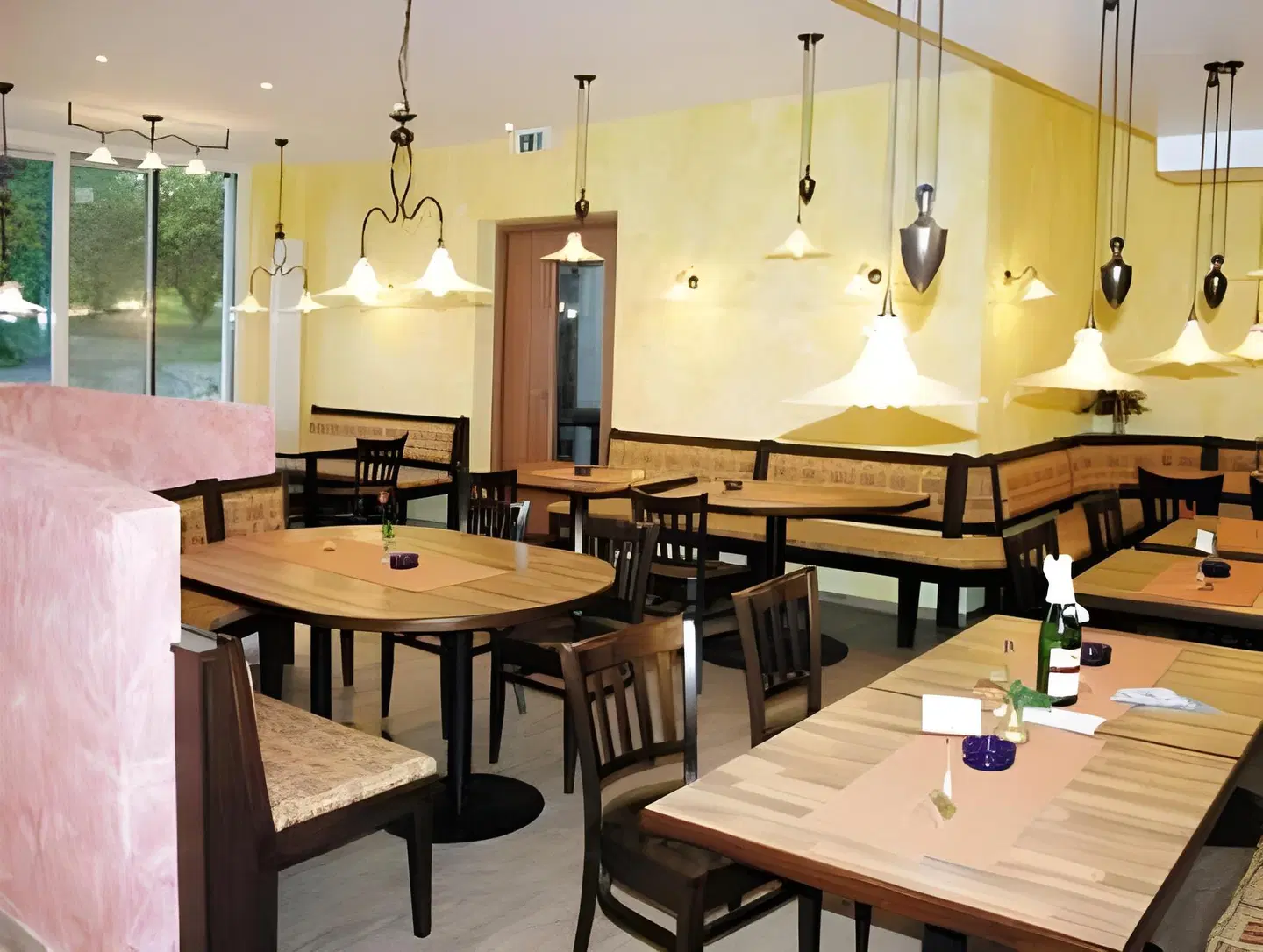 Roger Restaurant