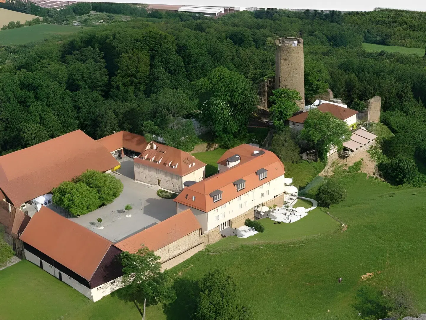Burghotel Staufeneck EXTERIOR