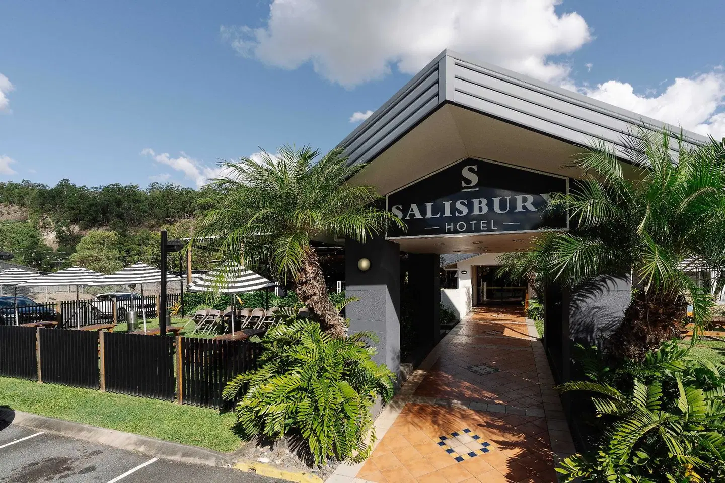 Salisbury Hotel Motel EXTERIOR