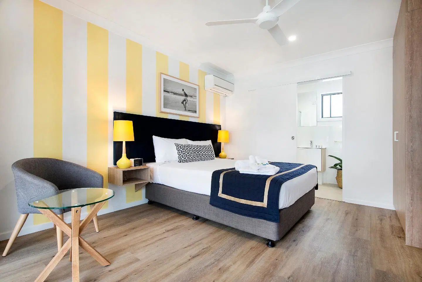 Ocean Blue Motel ROOM_EXAMPLE