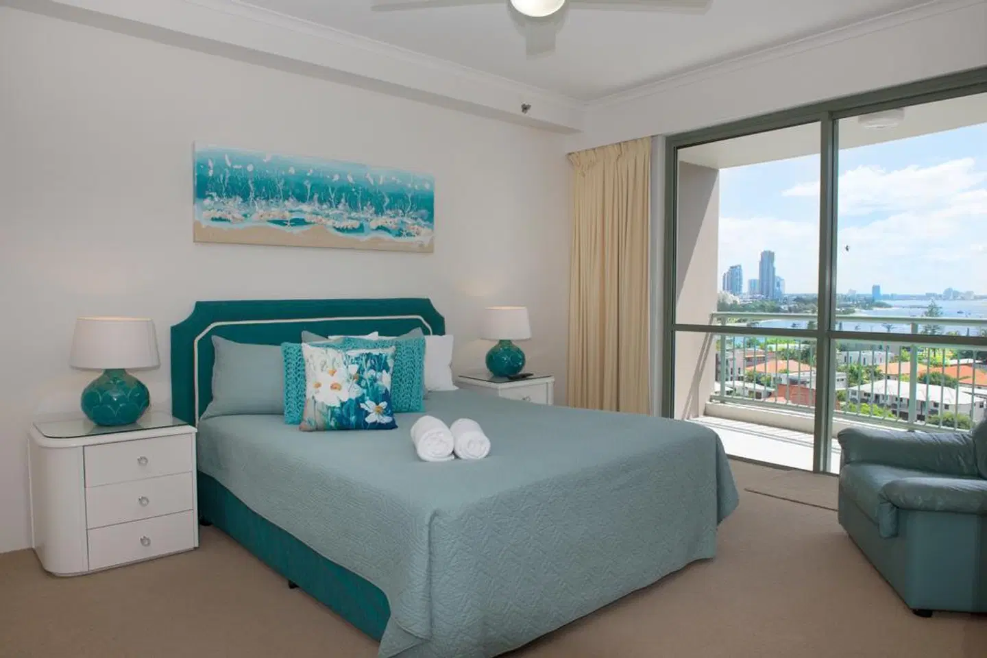 Meriton on Main Beach ROOM_EXAMPLE