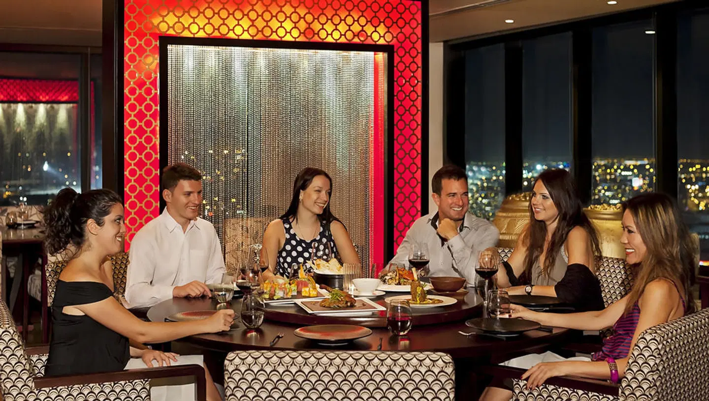Park Regis Kris Kin Hotel PEOPLE