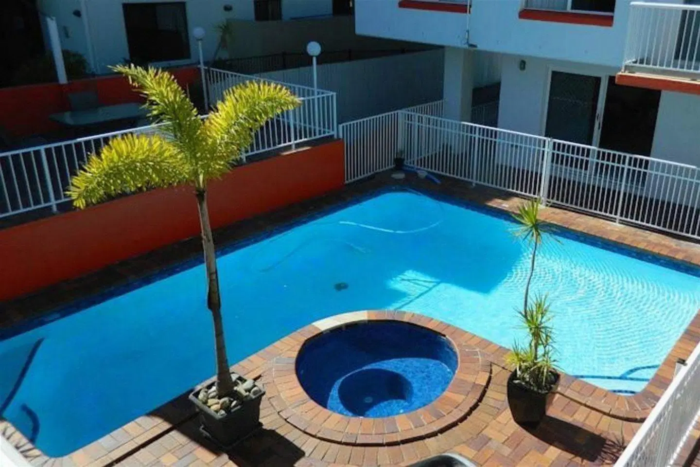 Sunshine Beach Resort Hallenbad