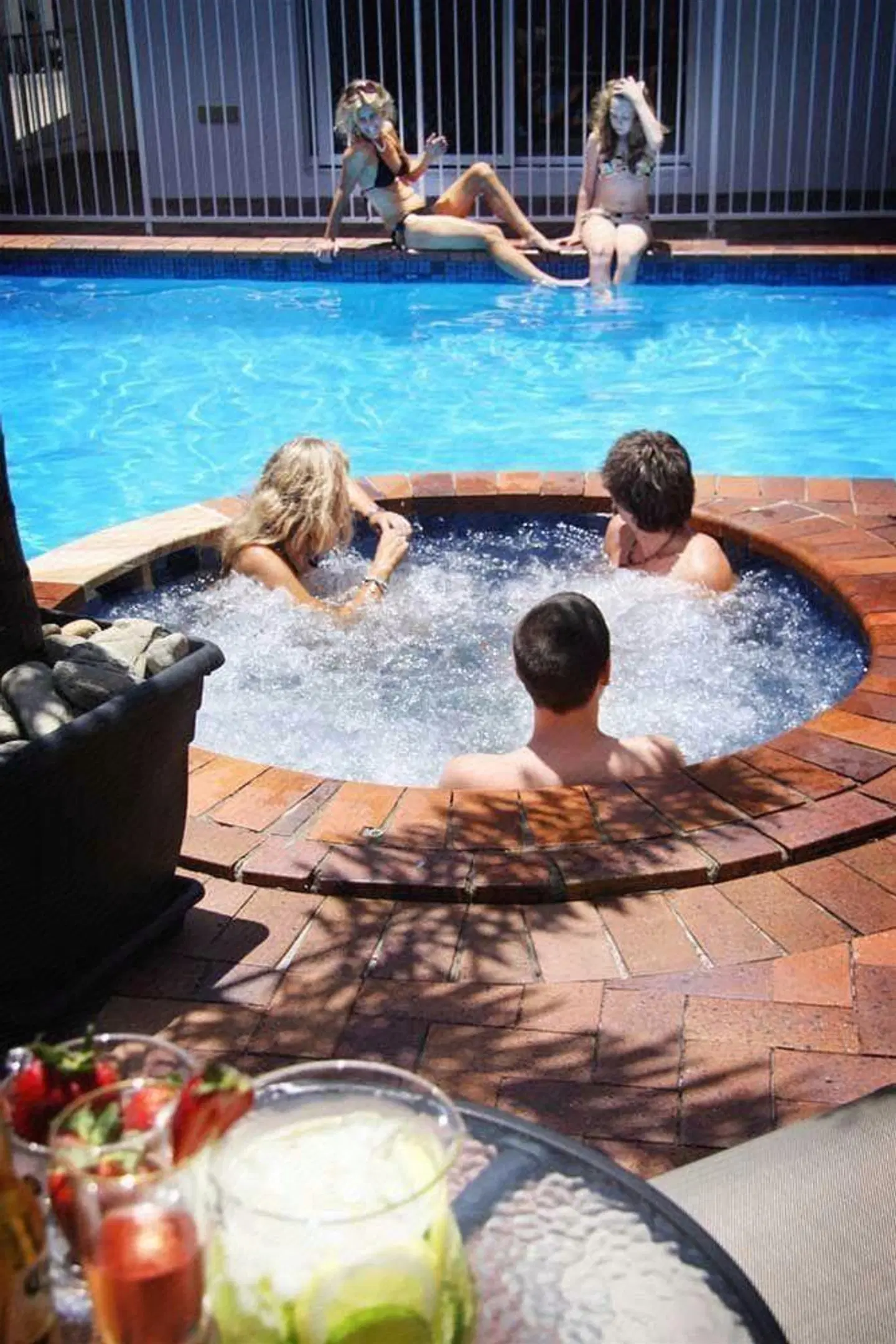 Sunshine Beach Resort OUTDOOR_POOL