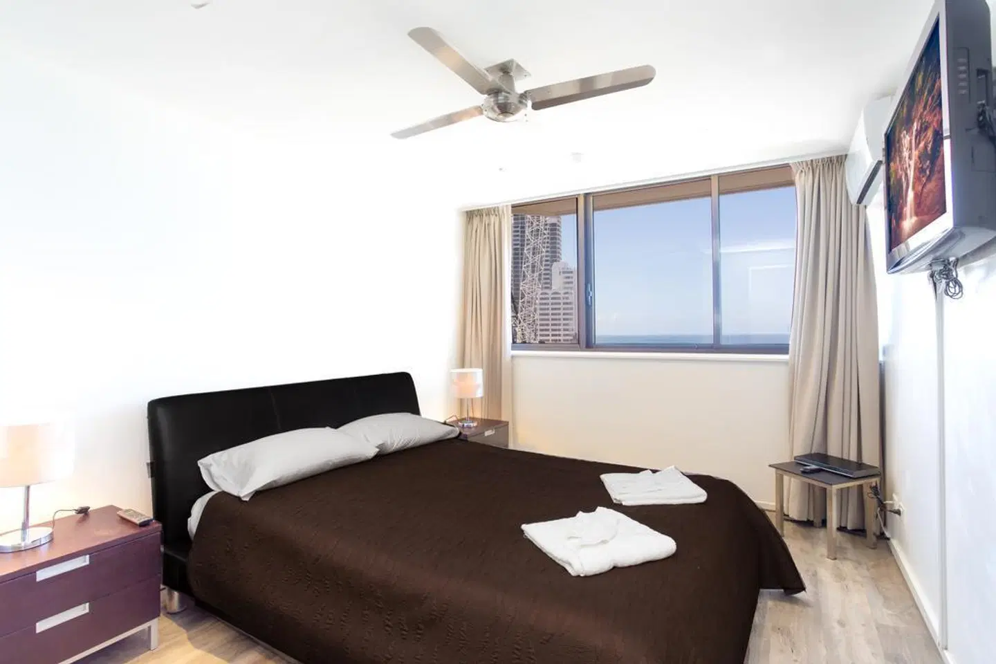 Breakers North Absolute Beachfront Apartments ROOM_EXAMPLE