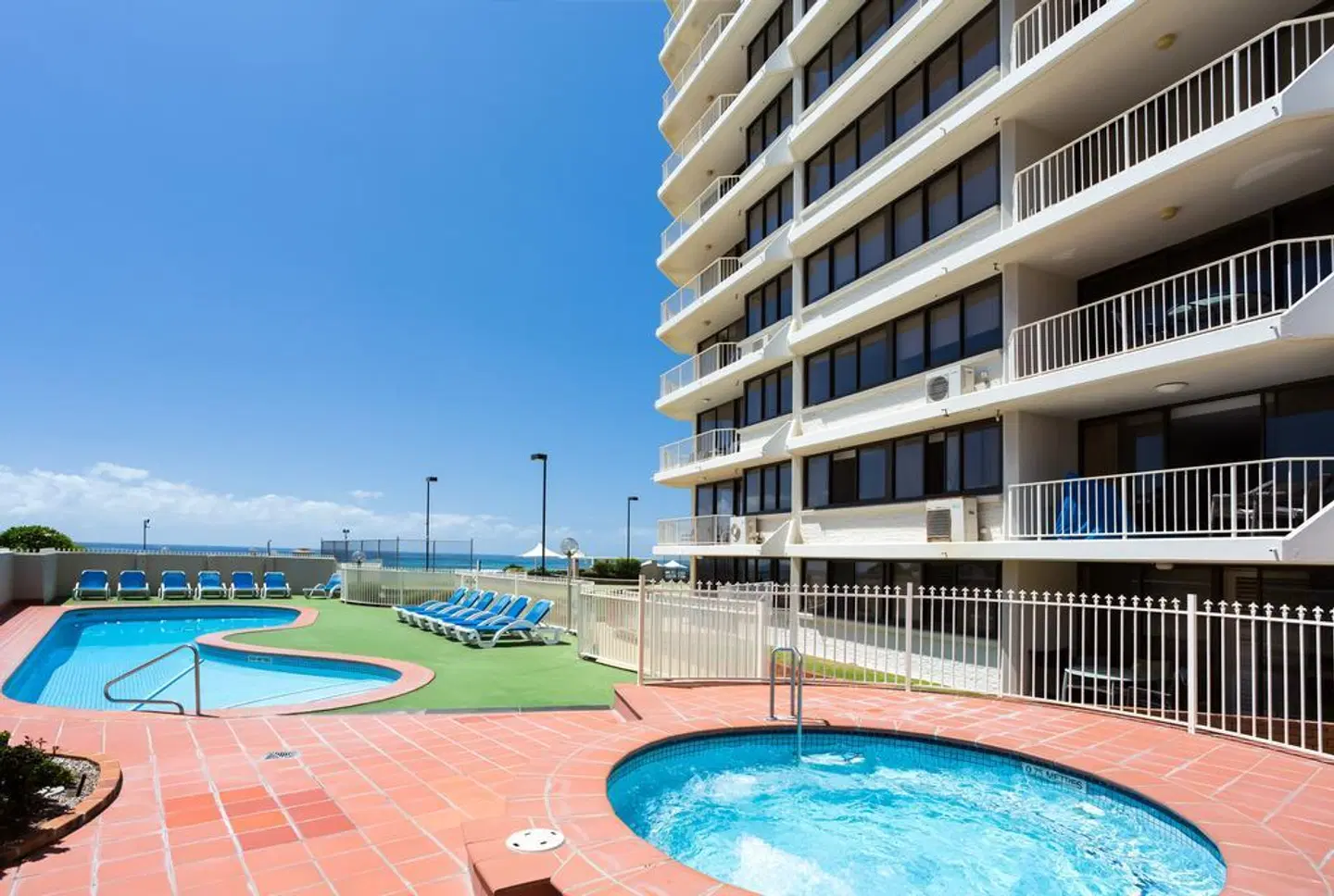 Breakers North Absolute Beachfront Apartments SPORTS_AND_LEISURE
