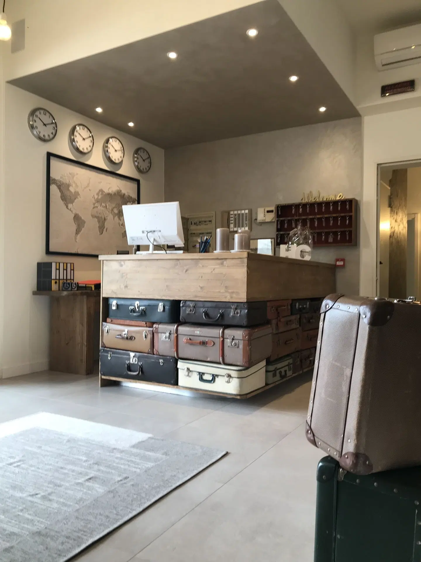 Hotel Cristina LOUNGE_LOBBY