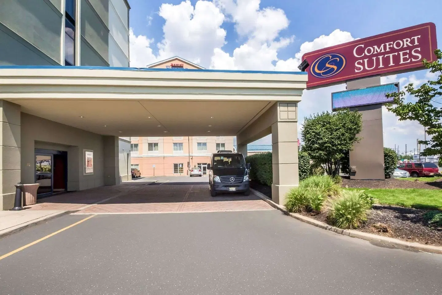 Comfort Suites Avenel EXTERIOR