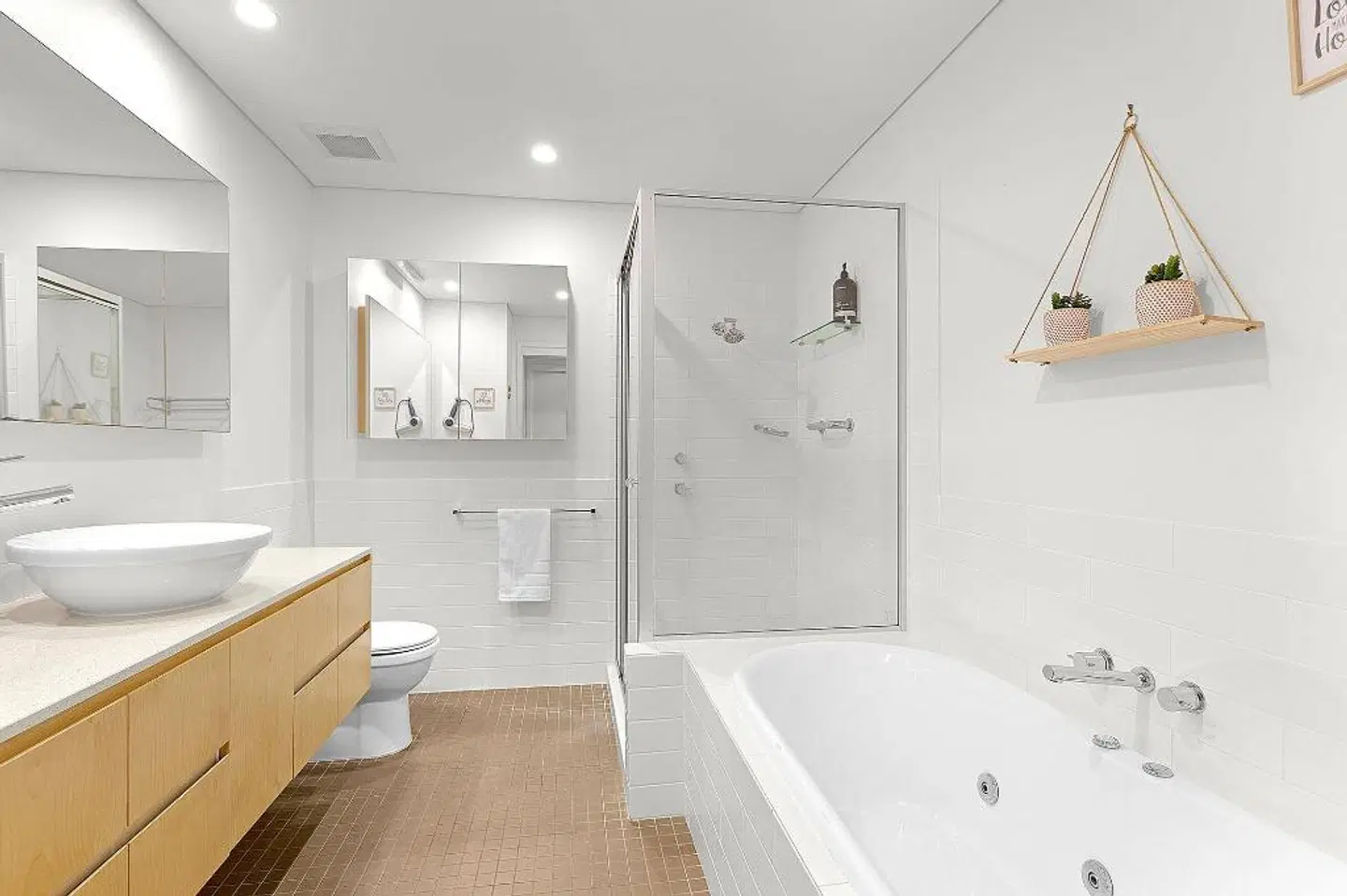 Azure Sea Airlie Beach Resort Badezimmer