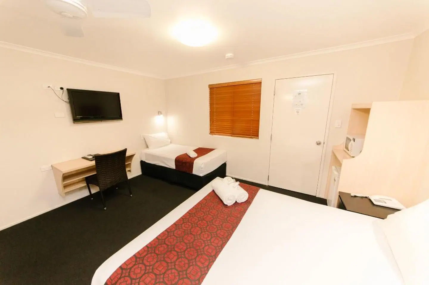 Econo Lodge Citywalk Rockhampton ROOM_EXAMPLE