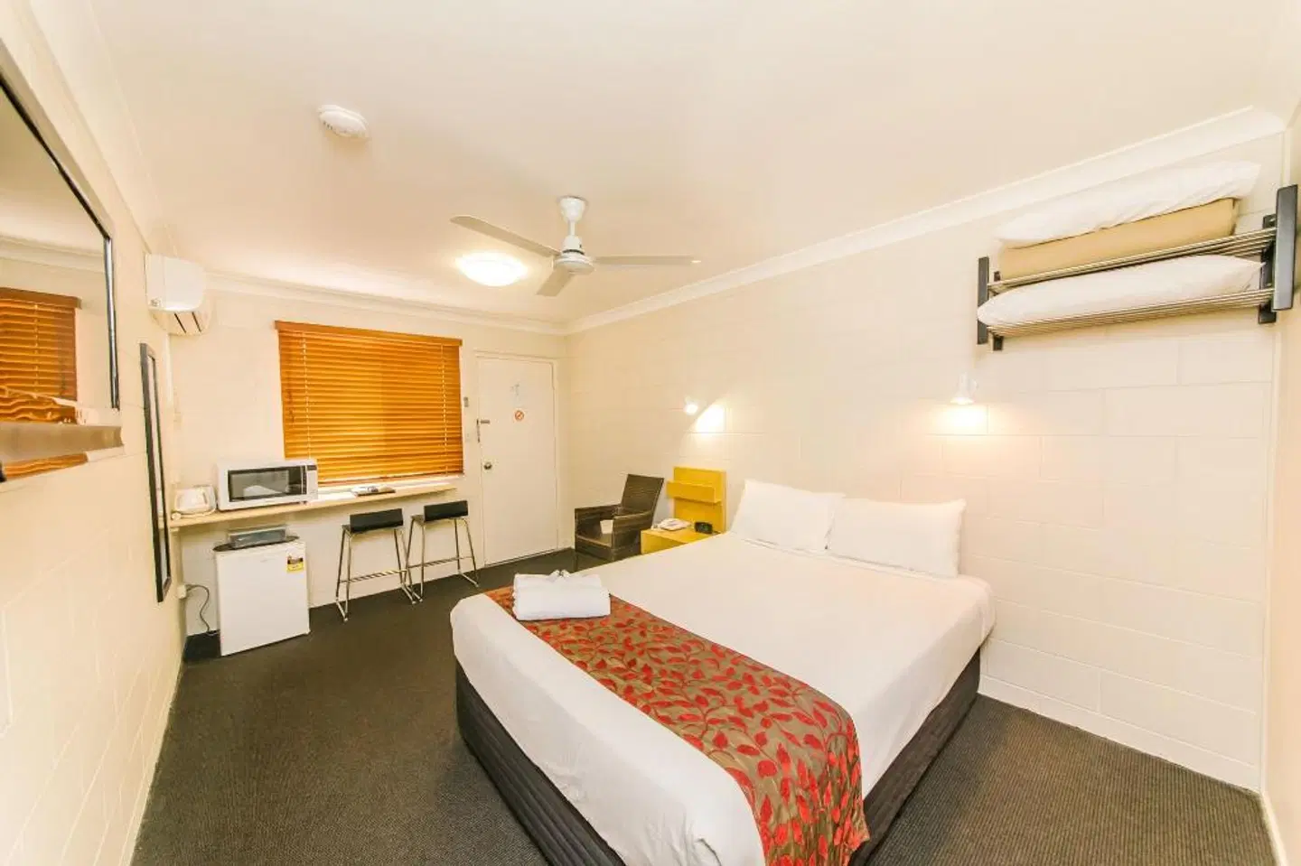 Econo Lodge Citywalk Rockhampton ROOM_EXAMPLE