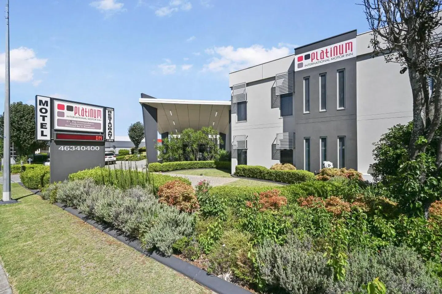 Quality Hotel Platinum International EXTERIOR