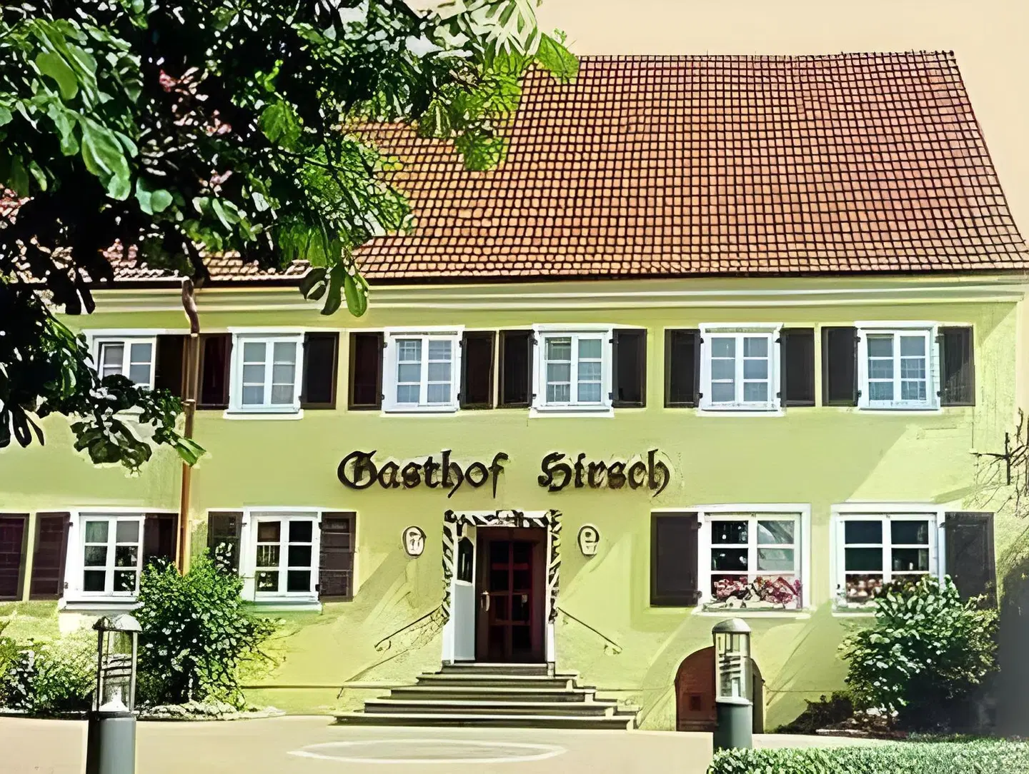 Hirsch EXTERIOR