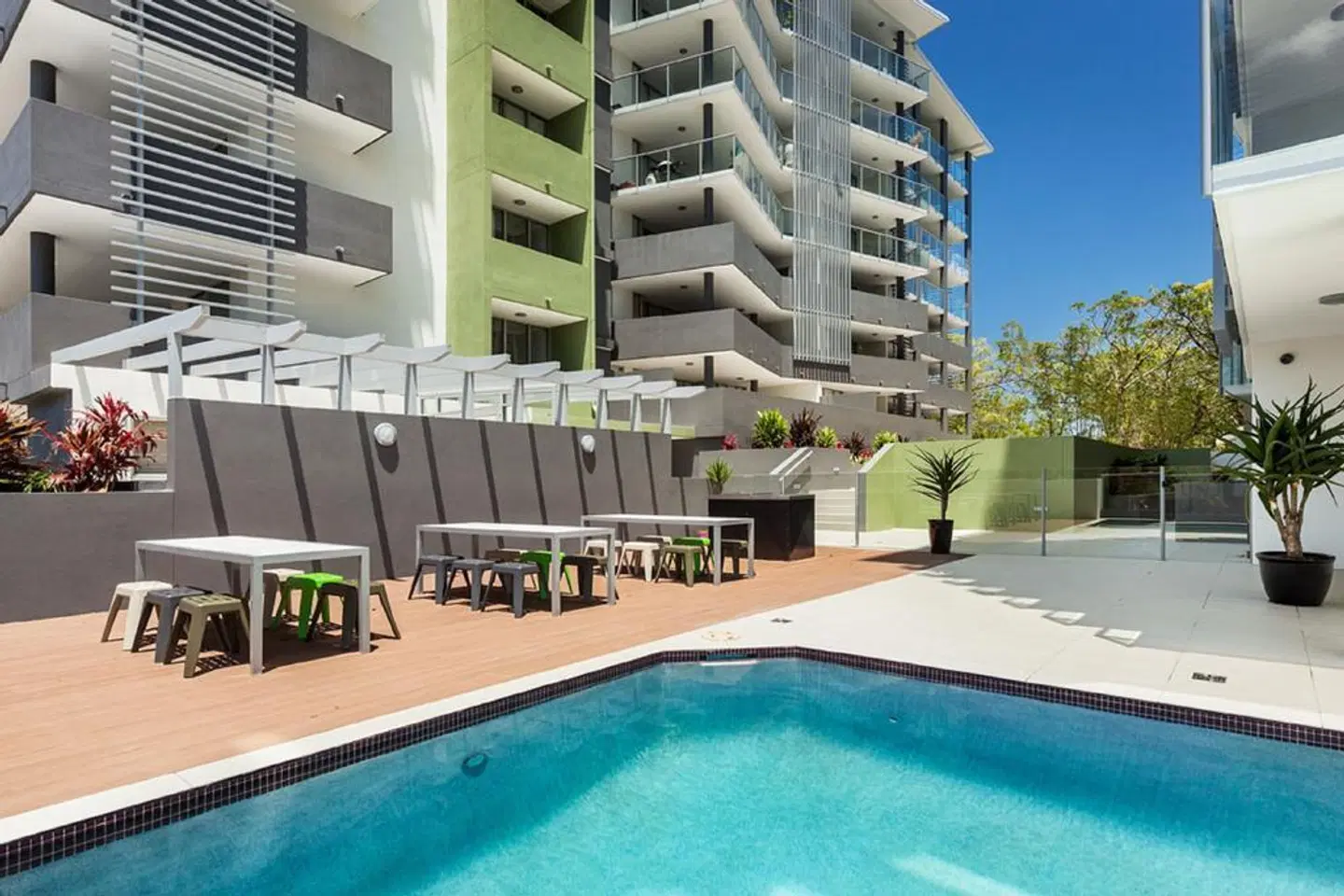 Quest Breakfast Creek OUTDOOR_POOL