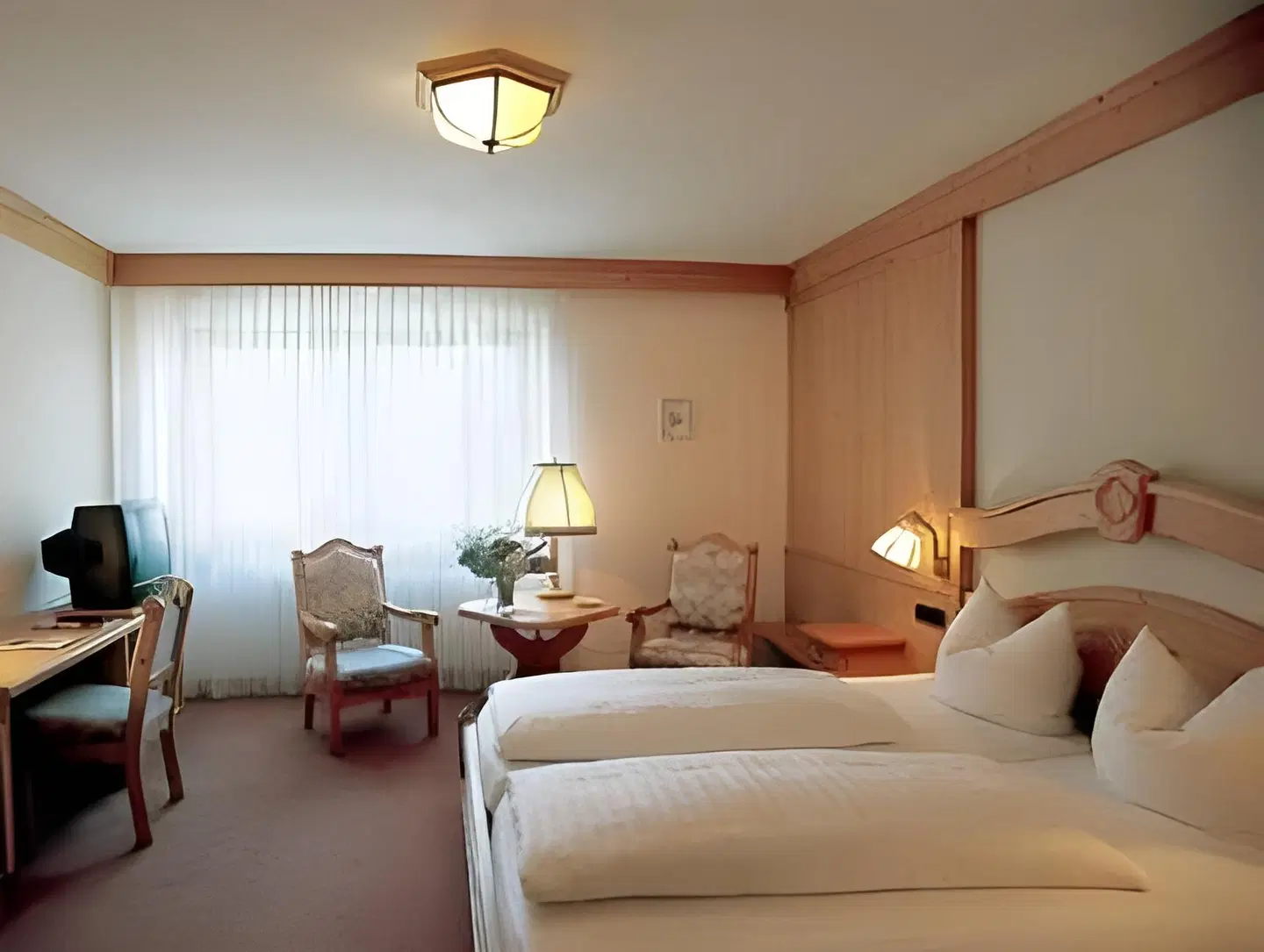 Auerhahn ROOM_EXAMPLE