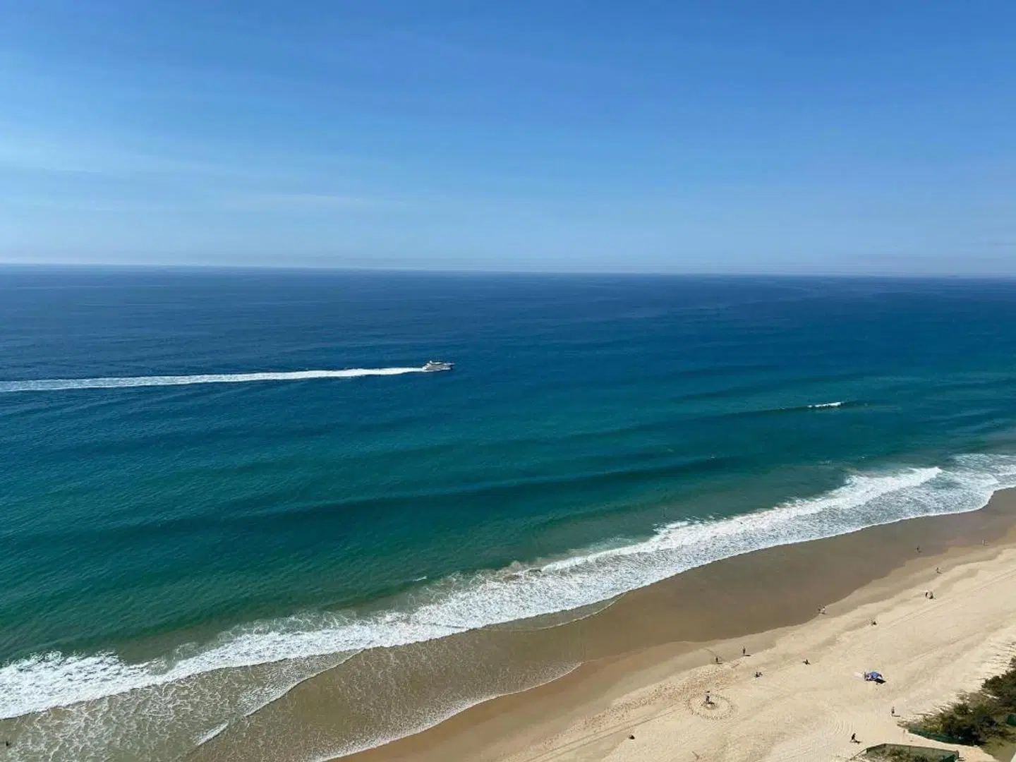 Hi Surf Beachfront Apartments Strand