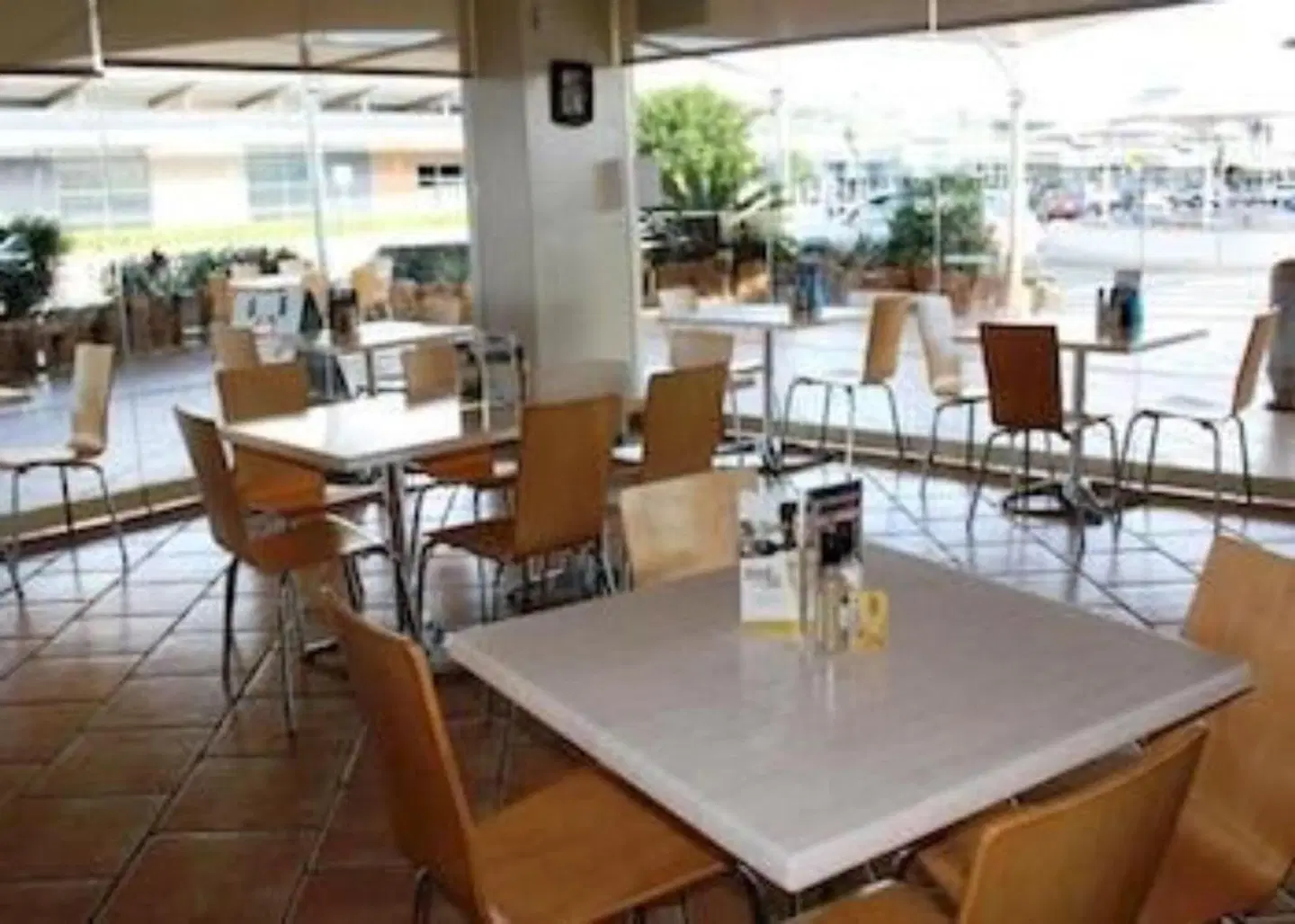 The Australian Hotel Motel Restaurant