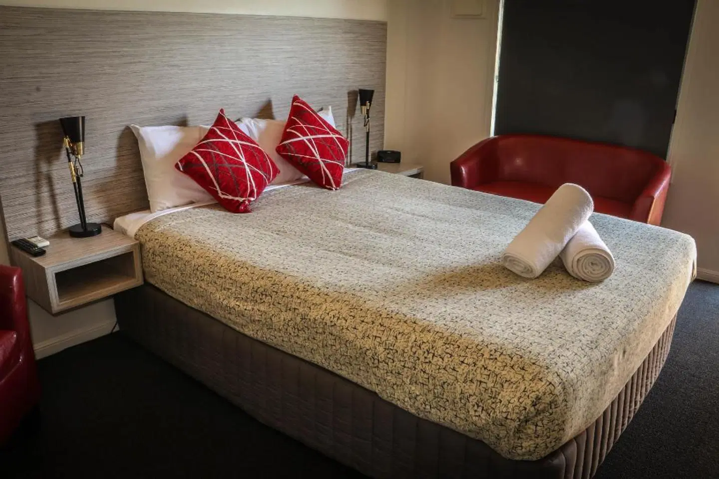 Emerald Park Motel ROOM_EXAMPLE