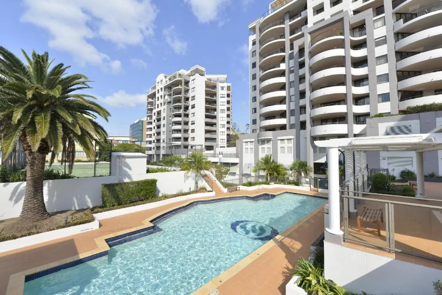 The Oasis Apartments OUTDOOR_POOL