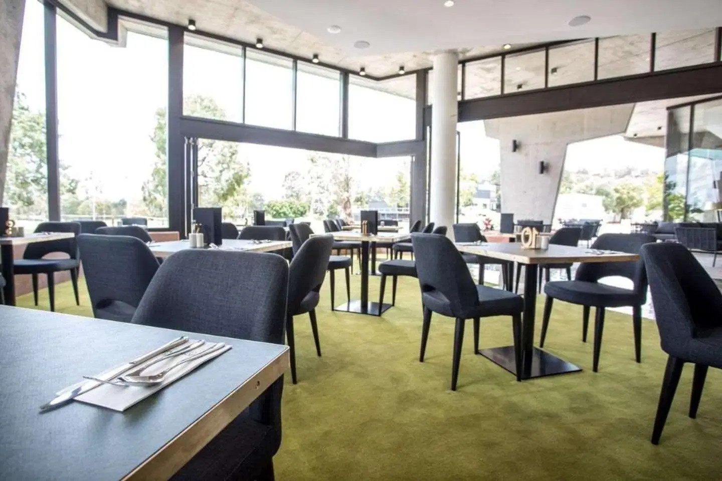 Eatons Hill Hotel Restaurant