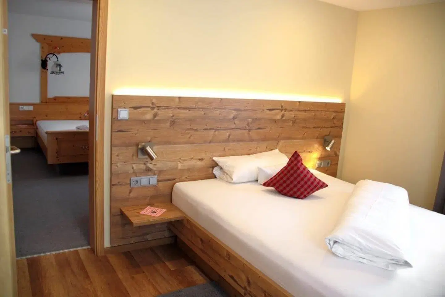 Adler ROOM_EXAMPLE
