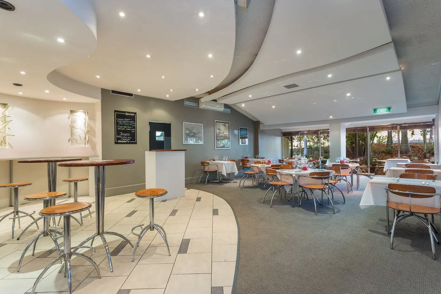 Quality Hotel Airport International Restaurant