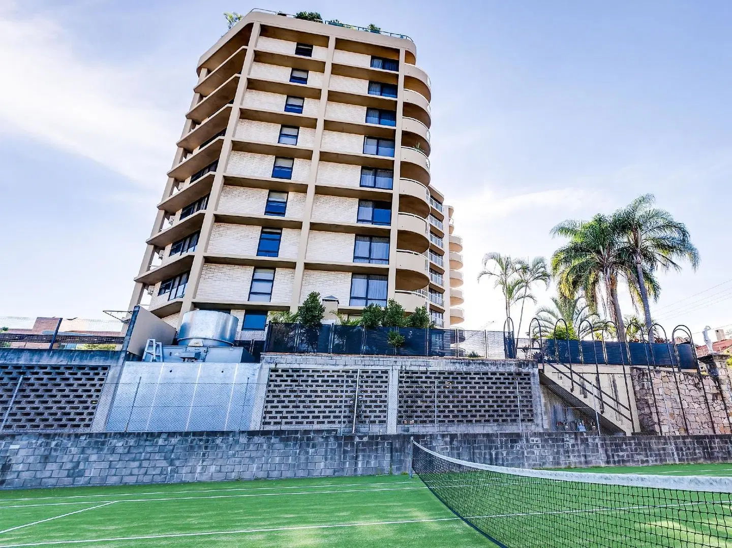 Central Hillcrest Apartments EXTERIOR