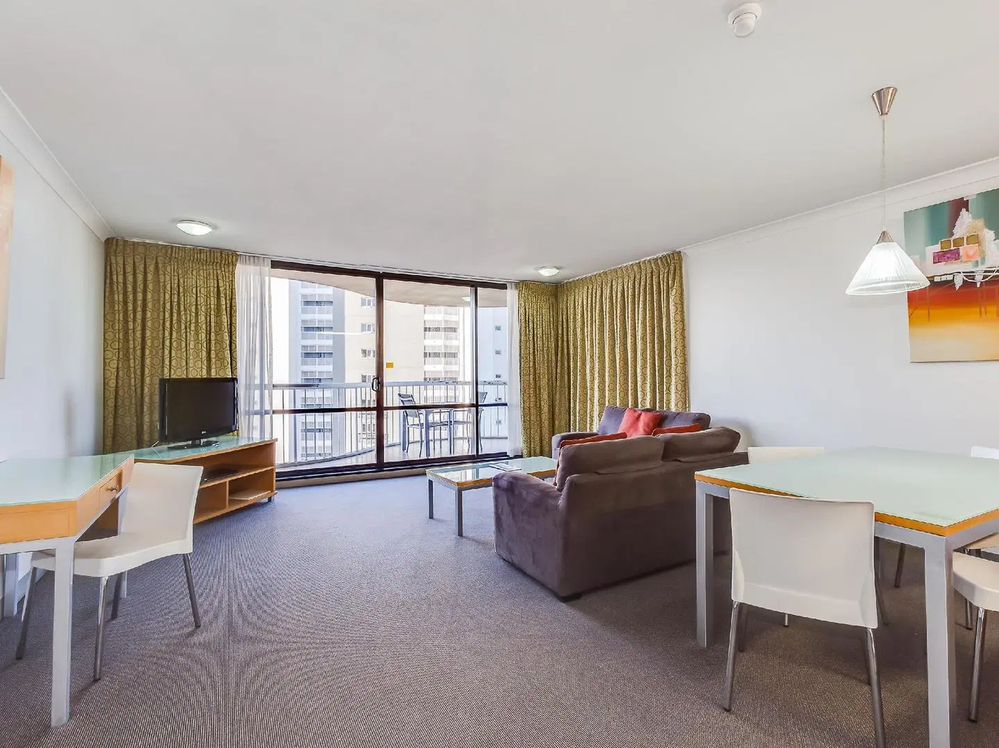 Central Hillcrest Apartments ROOM_EXAMPLE