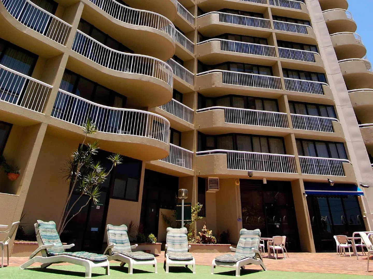 Central Hillcrest Apartments EXTERIOR