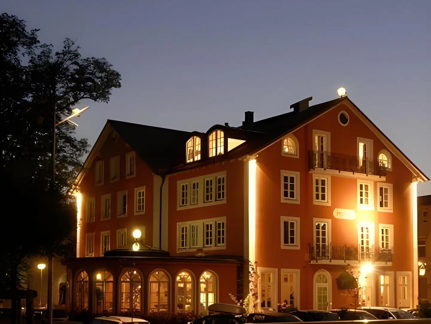 Königin Olga EXTERIOR