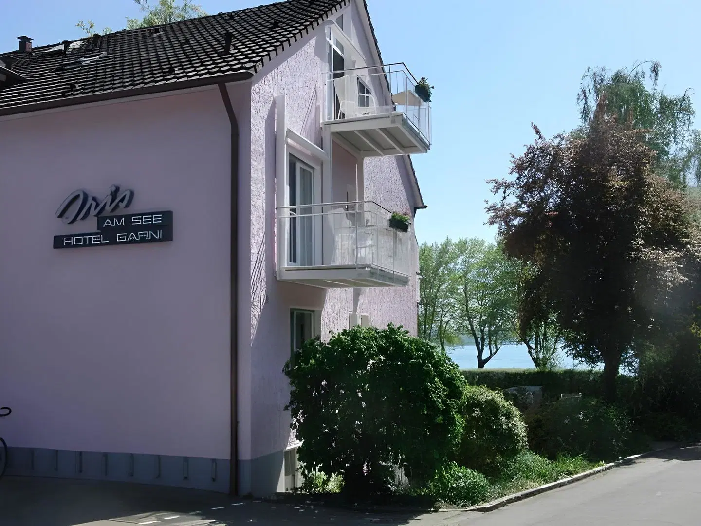 Hotel Iris am See EXTERIOR