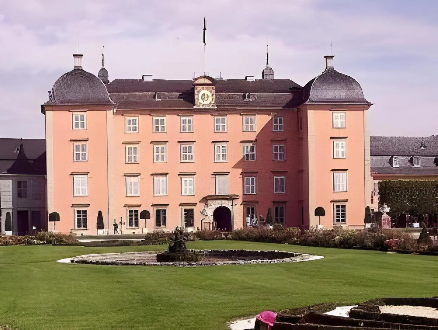 Adler-Post EXTERIOR