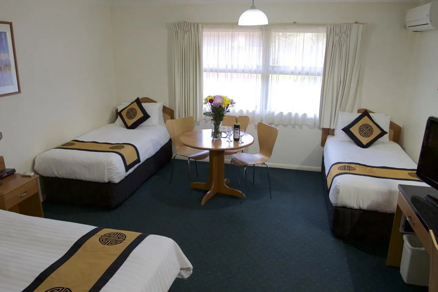 Pegasus Motor Inn ROOM_EXAMPLE