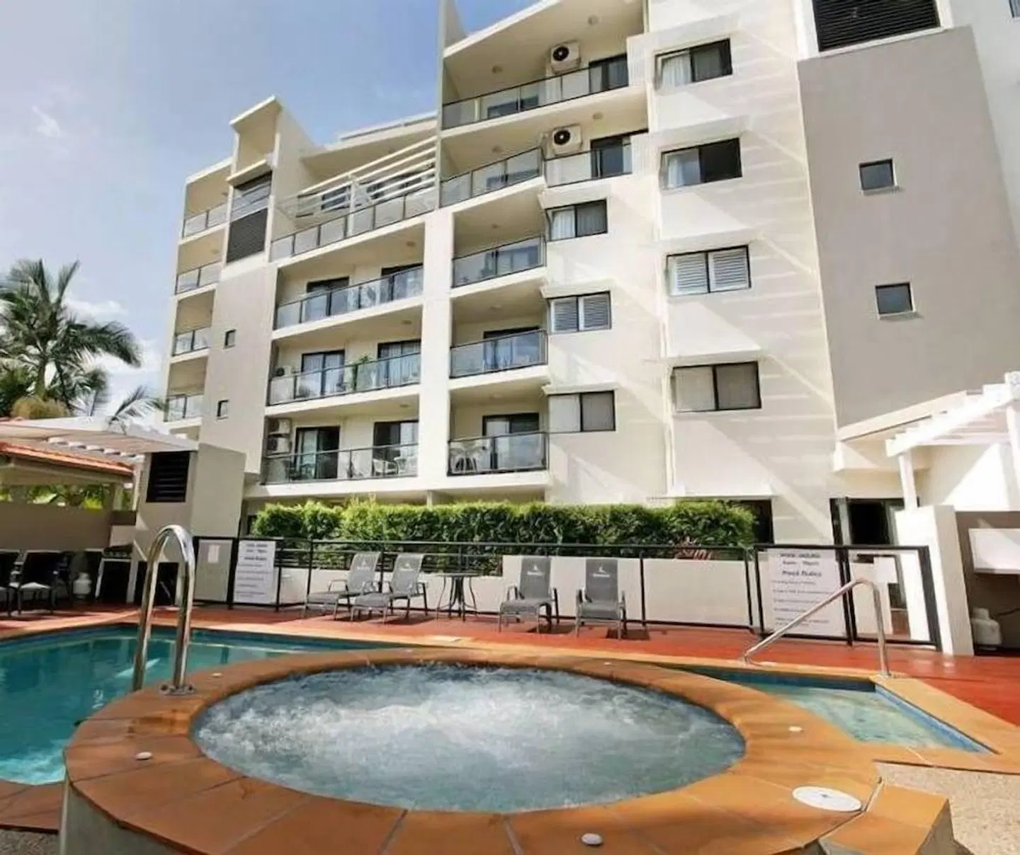 Mariners Resort EXTERIOR