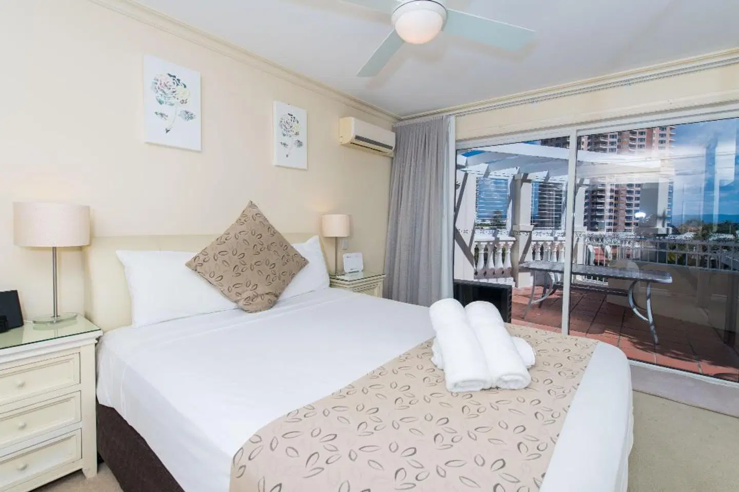 La Grande Apartments ROOM_EXAMPLE