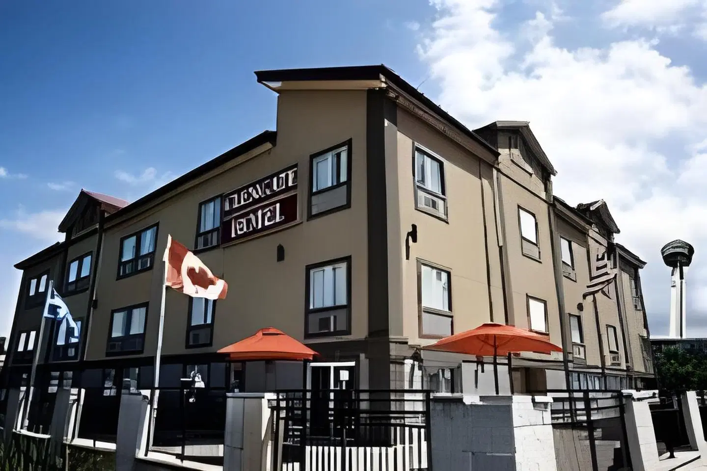 The Glengate Hotel & Suites EXTERIOR