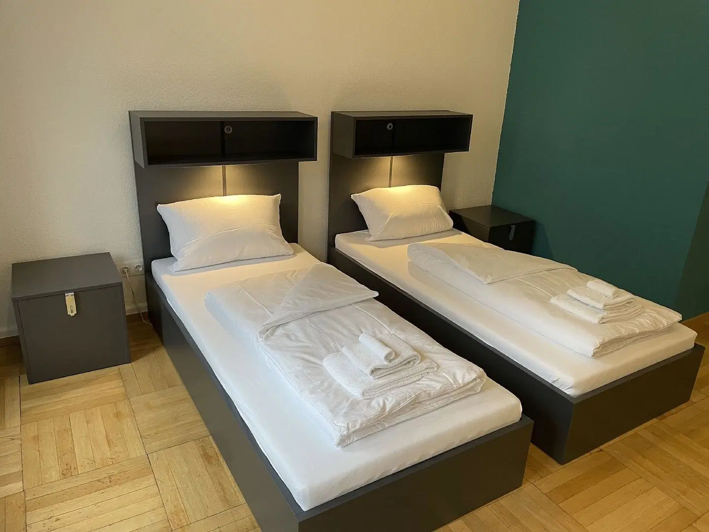 Henrys Sleeping ROOM_EXAMPLE