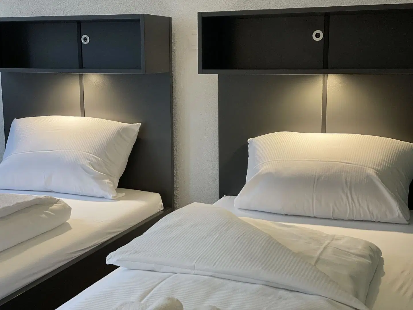 Henrys Sleeping ROOM_EXAMPLE