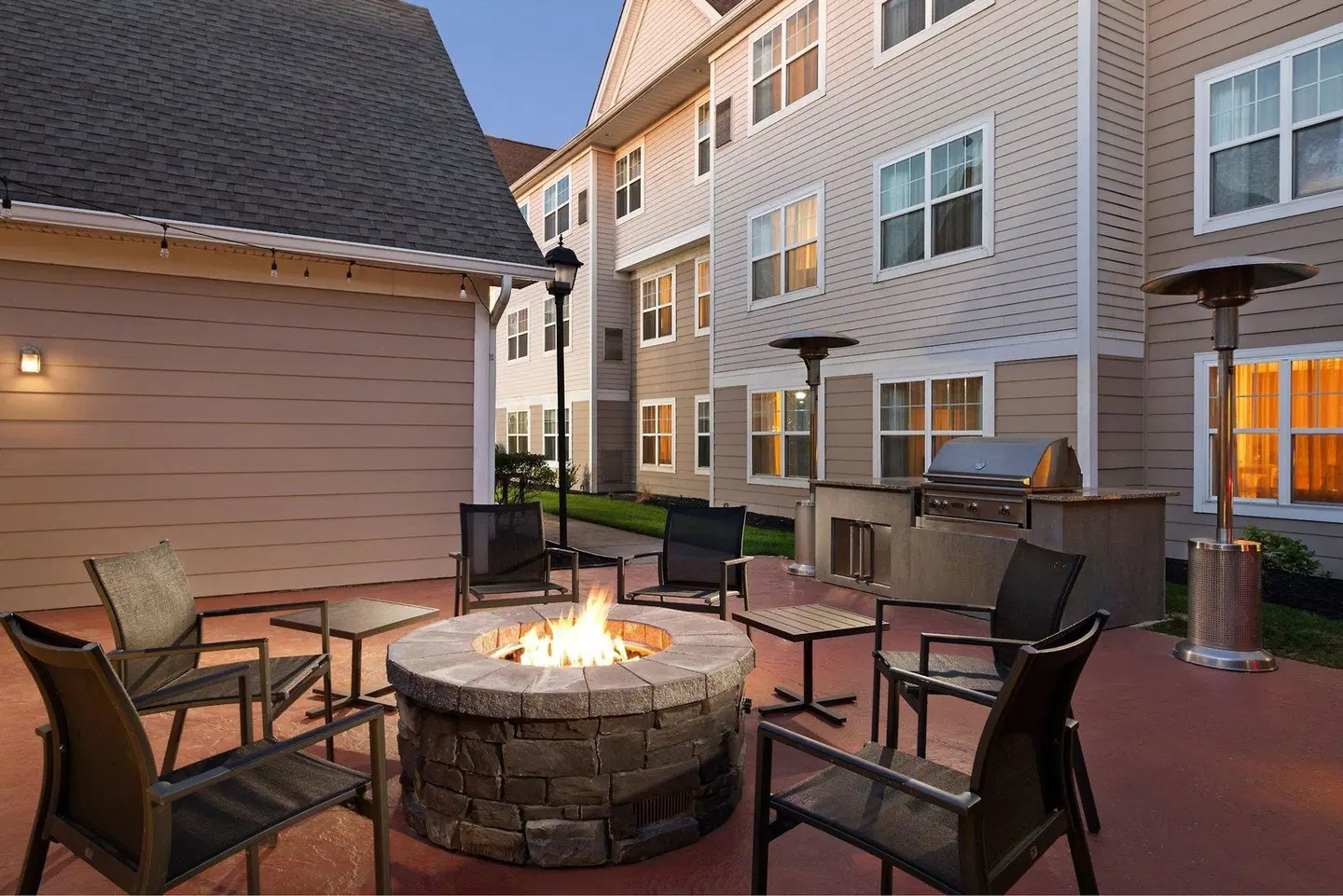 Residence Inn Mt. Laurel at Bishop's Gate Terrasse