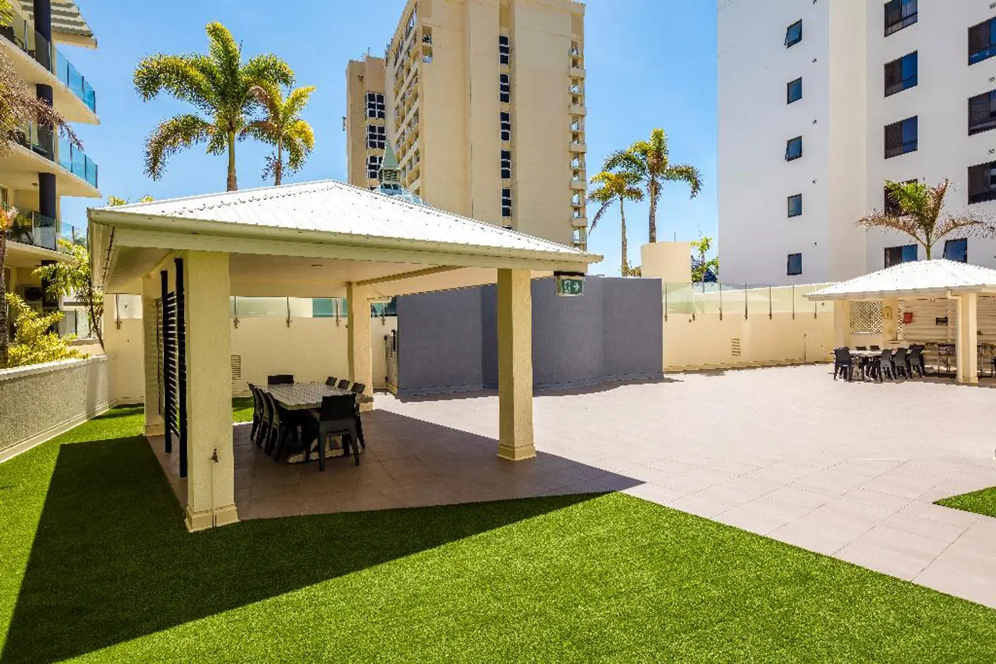 Jack & Newell Luxury Apartments EXTERIOR