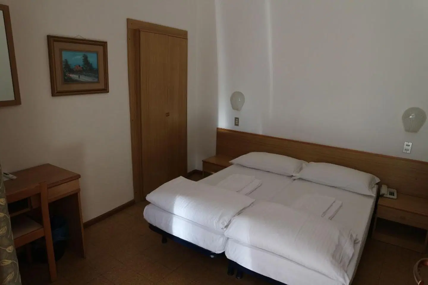 Modena ROOM_EXAMPLE
