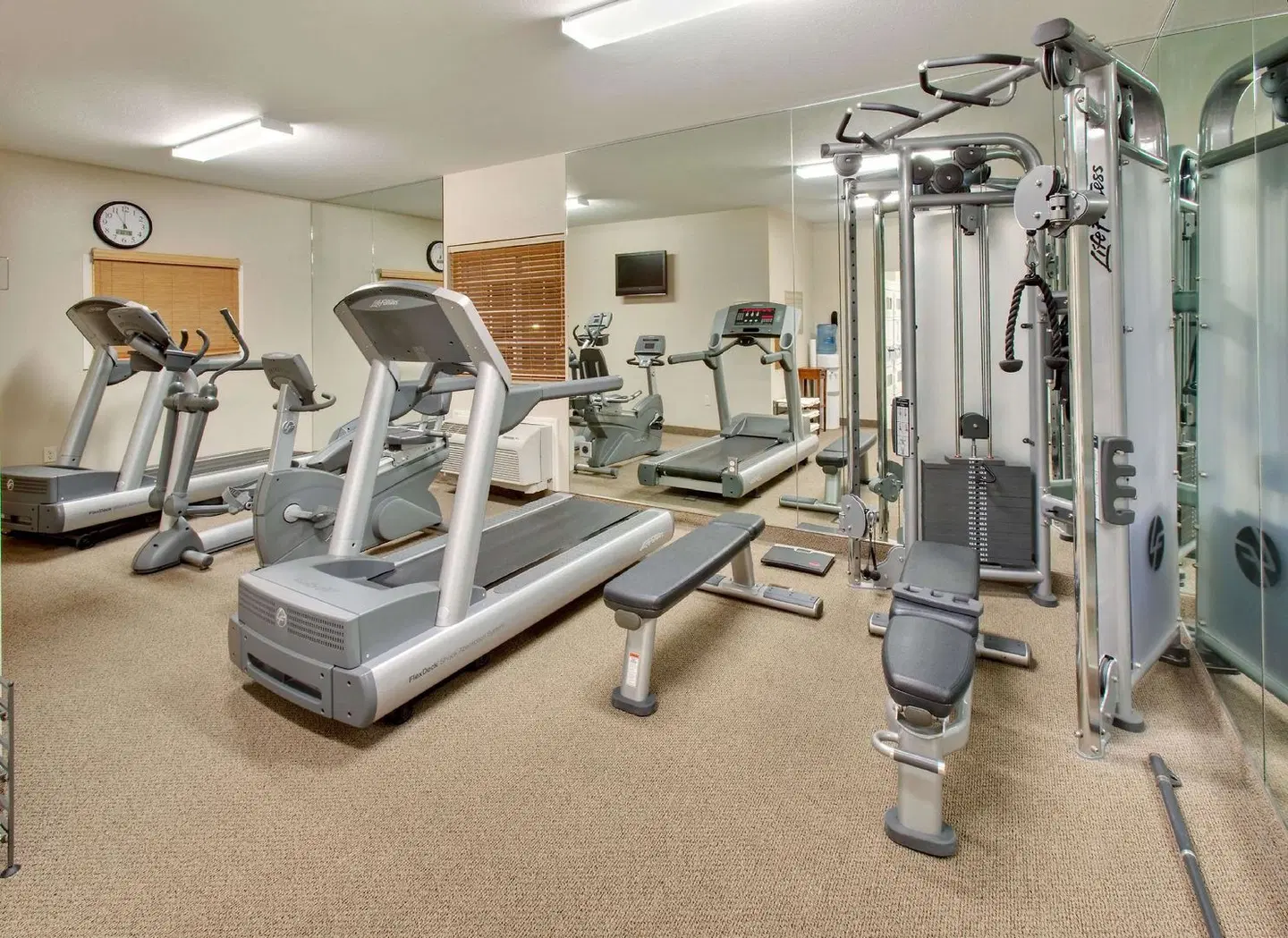 Sonesta Simply Suites Philadelphia Mount Laurel SPORTS_AND_LEISURE